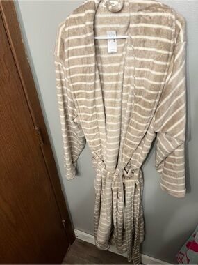 Maurice’s fleece robe
